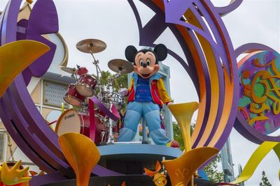 Disney’s Iger-Led Turnaround Gains Traction
