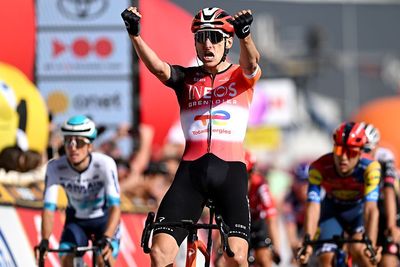 Tour de Pologne stage 3: Ben Turner wins in Wałbrzych while race leader Paul Lapeira involved in crash leading to race neutralisation with 22km to go