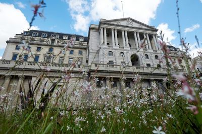 Bank Of England Set To Cut Rate As UK Economy Weakens