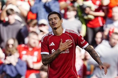 Liverpool ramp up replacement striker search after agreeing Darwin Nunez fee