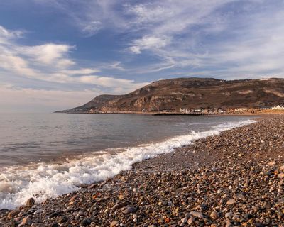 Raw sewage reported ‘seeping’ on to beach from Welsh Water pumping station