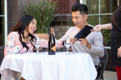 8 Ways They Test Your Generosity Before Defining the Relationship