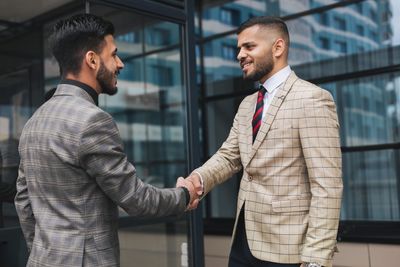 10 Things People Notice About You in the First 3 Seconds