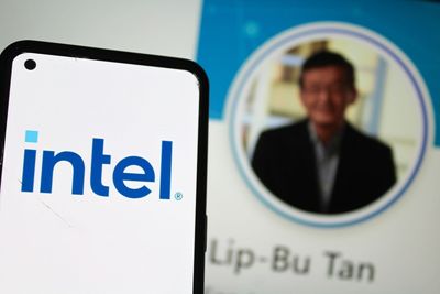Trump Is Calling for Intel CEO Lip-Bu Tan to Resign. What Does That Mean for INTC Stock?