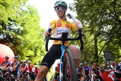 'He's going to give it a go' - Bandaged and bruised, race leader Paul Lapeira bravely battles on at Tour de Pologne despite important crash injuries