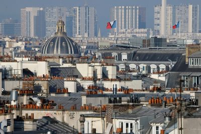 Parisians Hot Under The Collar Over A/C In Apartments