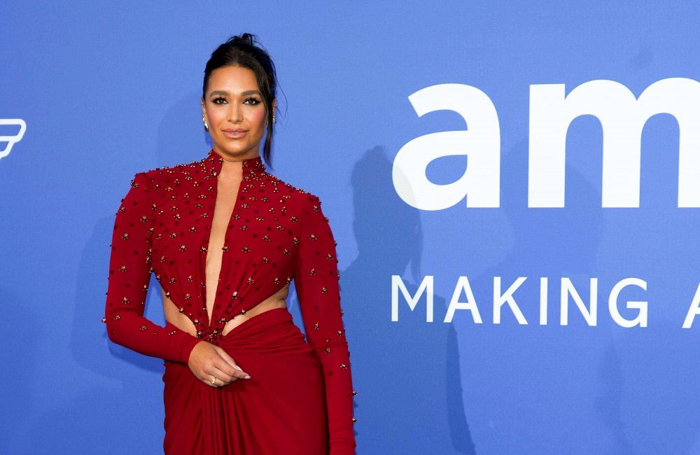 Paula Patton is 'enjoying every moment' as a 'single…(02)