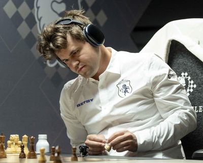 Magnus Carlsen shows class and wins $250,000 at frantic Esports World Cup