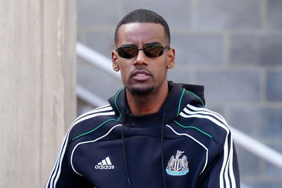 Liverpool boss Arne Slot refuses to be drawn on Alexander Isak speculation