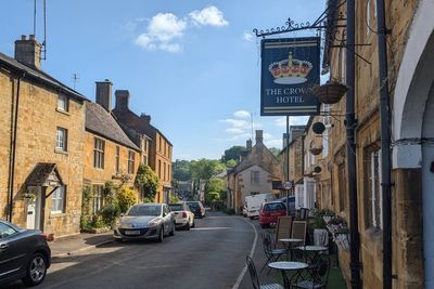 I travelled by local bus from London to the Cotswolds and discovered the joy of slow travel