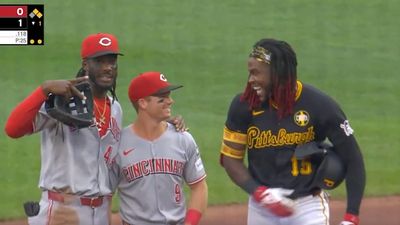 MLB's Tallest Young Stars Took a Photo Next to Much Shorter Infielder
