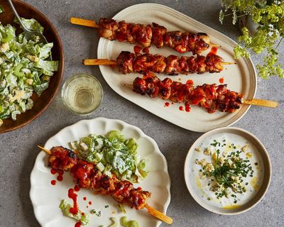 Buffalo chicken skewers with blue cheese salad and dip – recipe