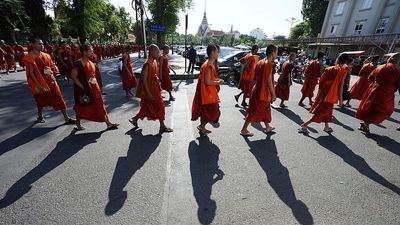 Cambodian monks honour soldiers killed in border clashes with Thailand