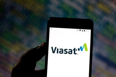 Viasat: Why a Wall of Cash Has Shorts Running for Cover