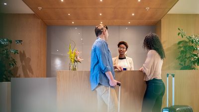 7 Easy Ways Savvy Travelers Book Cheaper Hotel Rooms