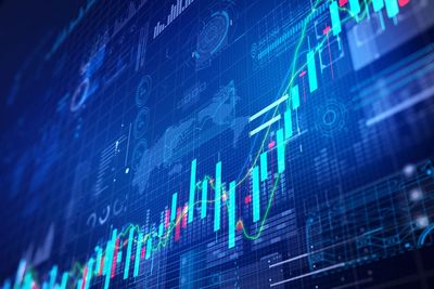 Nasdaq Ends the Week at a New High: Stock Market Today