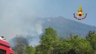 Huge wildfire breaks out on Mount Vesuvius with flames visible from Naples