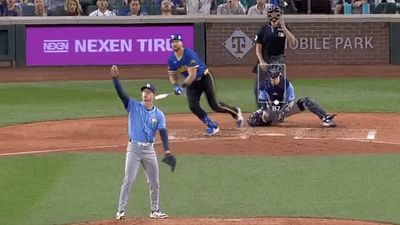Rays Reliever Hilariously Pointed Up on Cal Raleigh's 417-Foot Go-Ahead Home Run