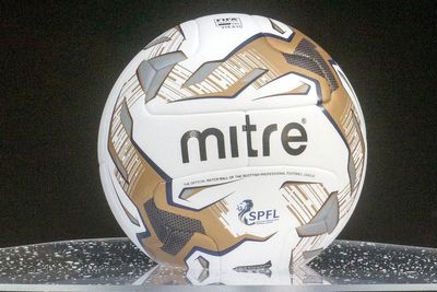 Ten-man Kelty Hearts leave it late to stun Montrose