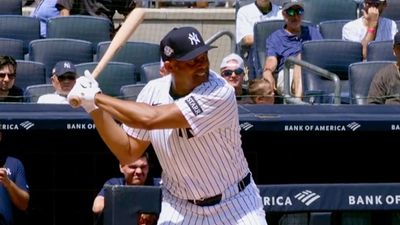 Mariano Rivera Hit a Base Knock Off Andy Pettitte at Yankees Old-Timers' Day