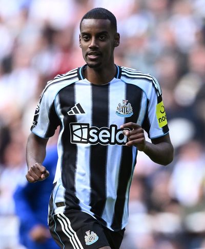 Alexander Isak to Liverpool deal OFF as Reds 'turn to alternative transfer option'