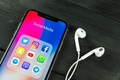10 Habits That Help People Track You Without You Realizing It