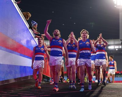 Individual brilliance gets Bulldogs over line on a typical Beveridge-era day of AFL footy