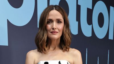 Rose Byrne reminds us that no matter the trend, polka dots will always be the print of the summer season
