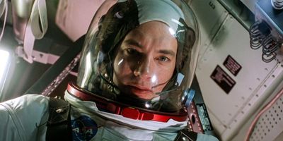 Tom Hanks pays tribute to Apollo 13 astronaut Jim Lovell