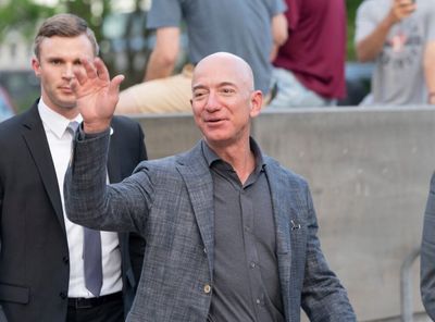 Jeff Bezos Once Said Great Leaders Need More Sleep, Not More Hours — Amazon Founder Then Explained His Point Using This Warren Buffett Rule
