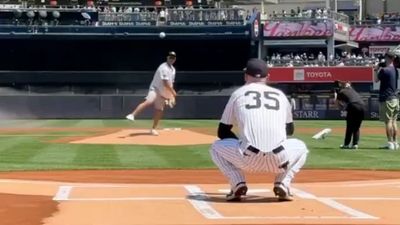 Cody Bellinger Catches First Pitch From His Dad in Wholesome Moment at Yankees Game
