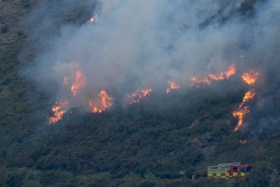 Huge fire sweeps across landmark Arthur’s Seat in Edinburgh