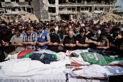 Gaza latest: Israel intensifies bombing of Gaza despite global outcry over slain Al Jazeera journalists