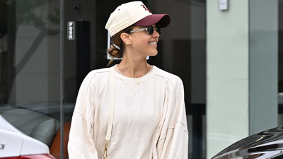 Jessica Alba shows us how to make UGGs look chic for summer