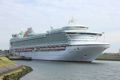 P&O cruise evacuated after man claims he had an ‘explosive device’