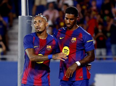 Rashford debuts while Yamal fires as Barcelona hit Como for five