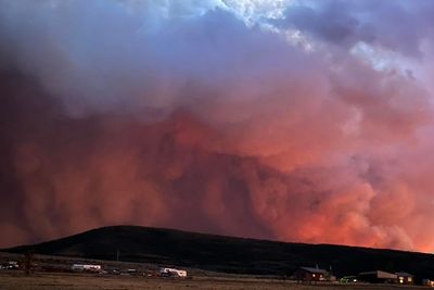 More than 1,000 firefighters now battling Colorado blaze