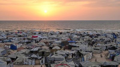 Israeli strikes on Gaza continue as army prepares to expand offensive