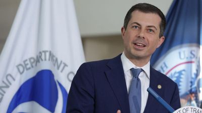 Buttigieg tells Democrats to steal Trump’s ‘pro-family’ promise that the president already broke