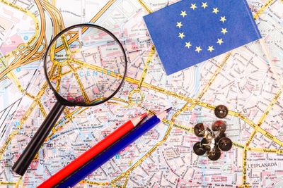 Britons Beware! European Cities Hit Tourists With Fines Up to £3,000 amid Crackdown on 'Bad Behaviour'