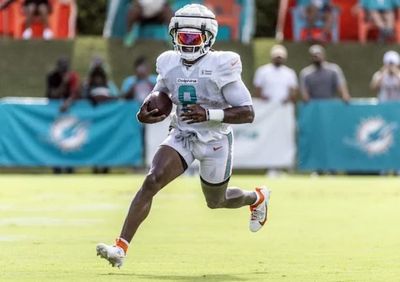 Dolphins' Alexander Mattison had season-ending neck surgery on Sunday