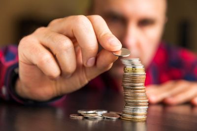 No Job, No Problem: Suze Orman Says This Retirement Hack Helps Stay-At-Home Partners Build Wealth