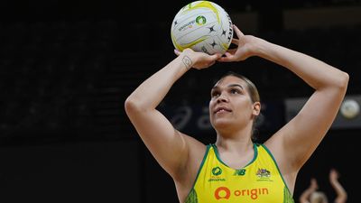 Test shooter and defender make Super move to Queensland