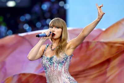 Taylor Swift drops clues about new album release date