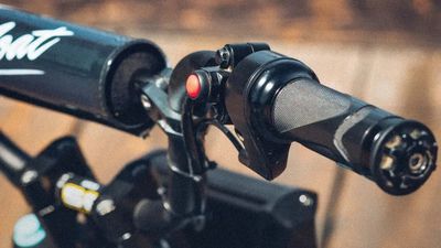 This Little Electric Scooter Has a Wheelie Button, No Really