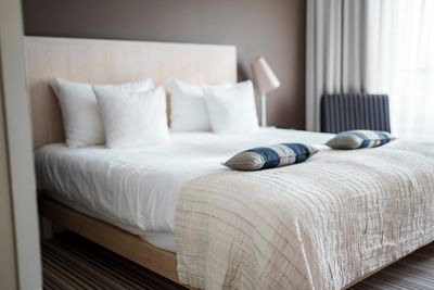 7 Things You Should Never Leave Behind When Checking Out of a Hotel