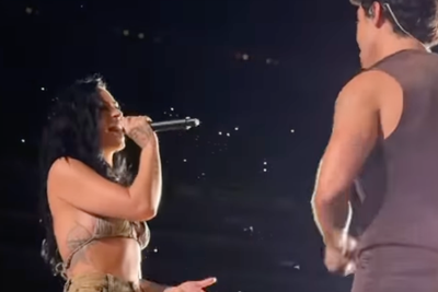 Exes Joe Jonas and Demi Lovato reunite on stage