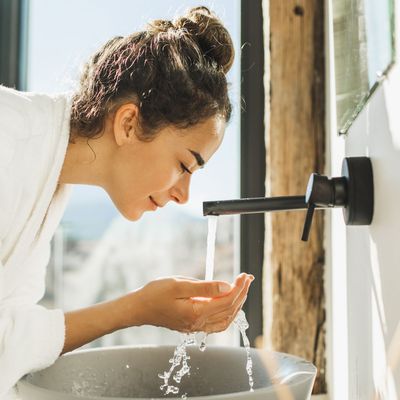 Strapped For Time? Merit's Innovative New Cleanser Will Speed Up Your Evening Skincare Routine