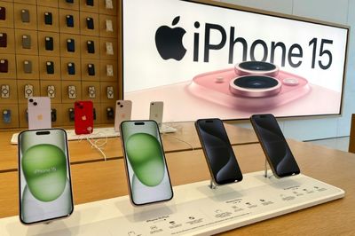 iPhone 15 Pro Max and iPhone 16 Pro Max Top List of Most Stolen Phone in Britain: Here's What Else Made the List