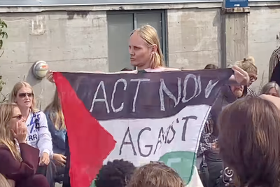 Model unveils Palestinian flag on runway during Copenhagen Fashion Week